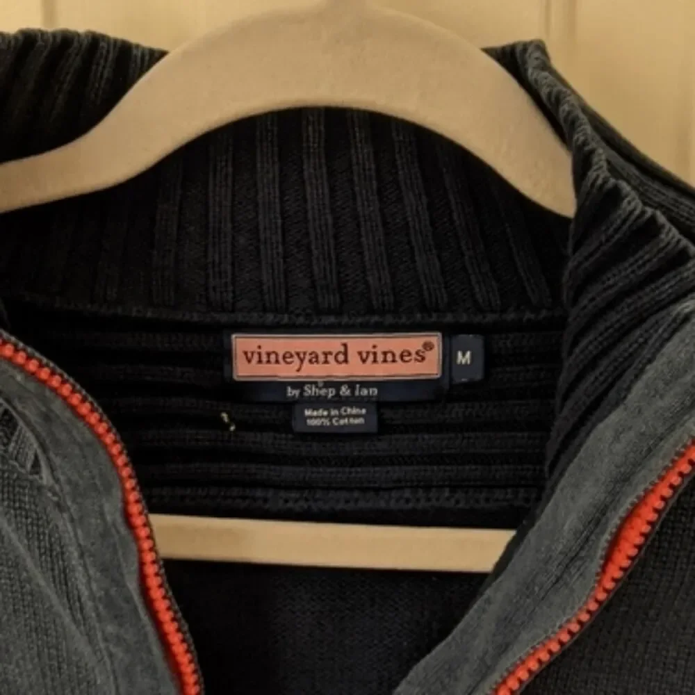 Vineyard Vines Navy Quarter Zip Medium - Picture 2 of 4